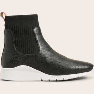 Raina booties Lite Stretch High Top Sneaker